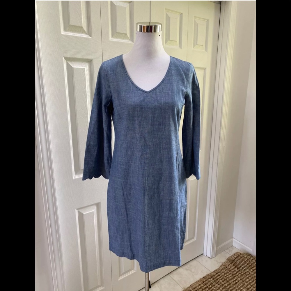 Used by  J.Crew Chambray Light Blue Scalloped Edge Cottagecore 4 Style #L0525